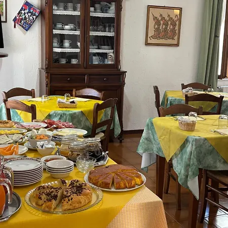 Couette-café La Piaggia 3*
